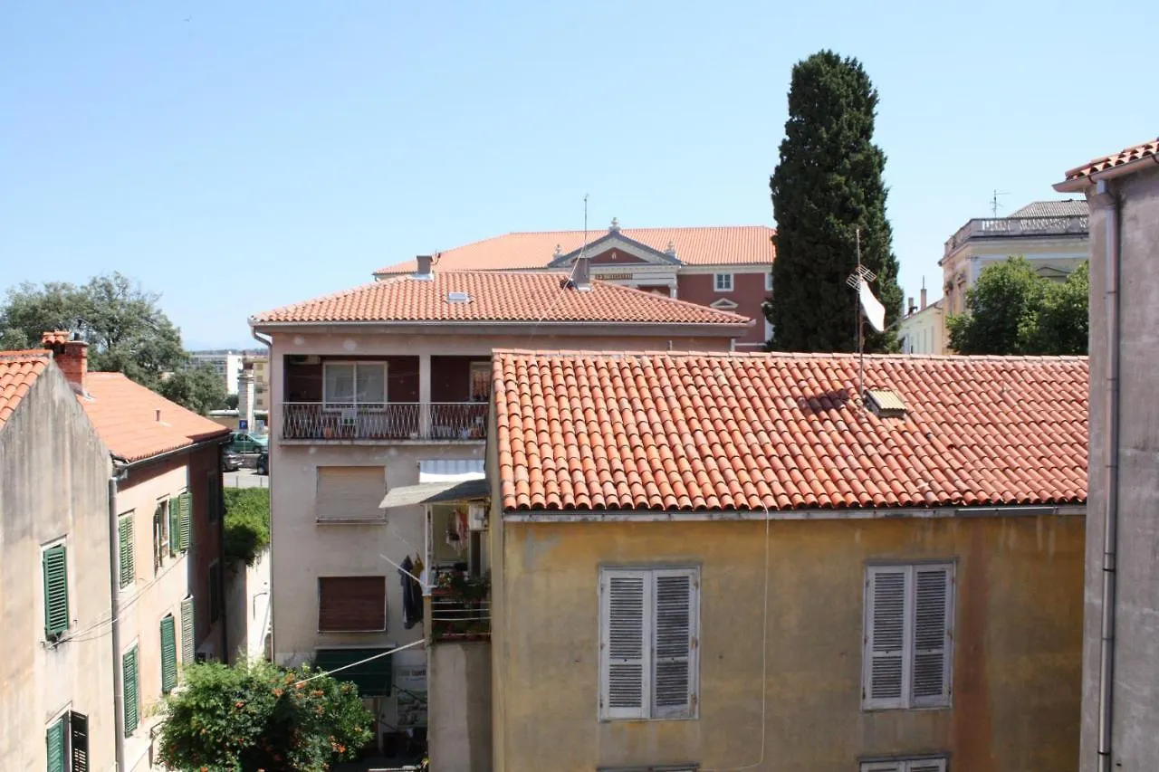 Dharma Daire Zadar Hırvatistan